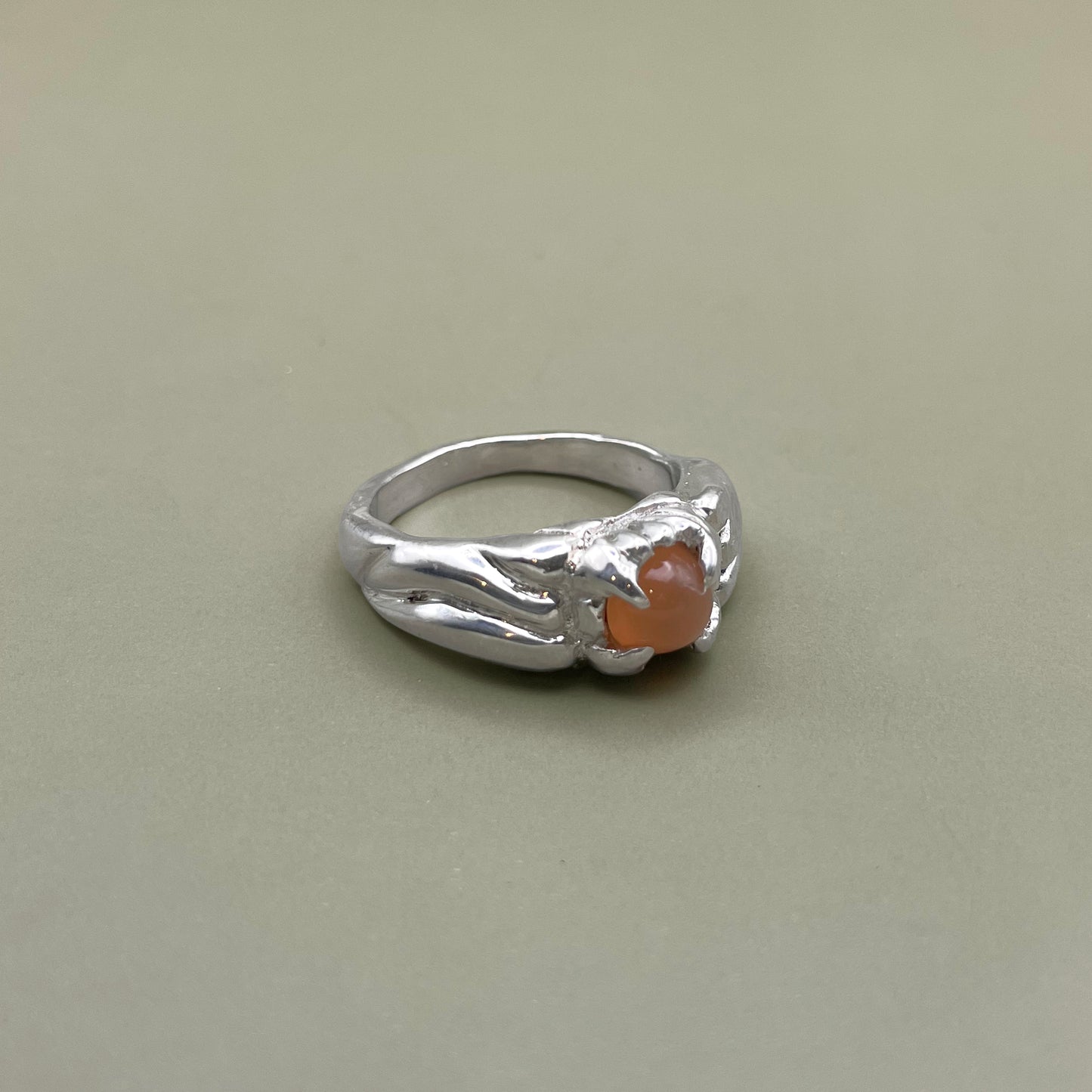 The Costal Shell Ring - Peach Moonstone