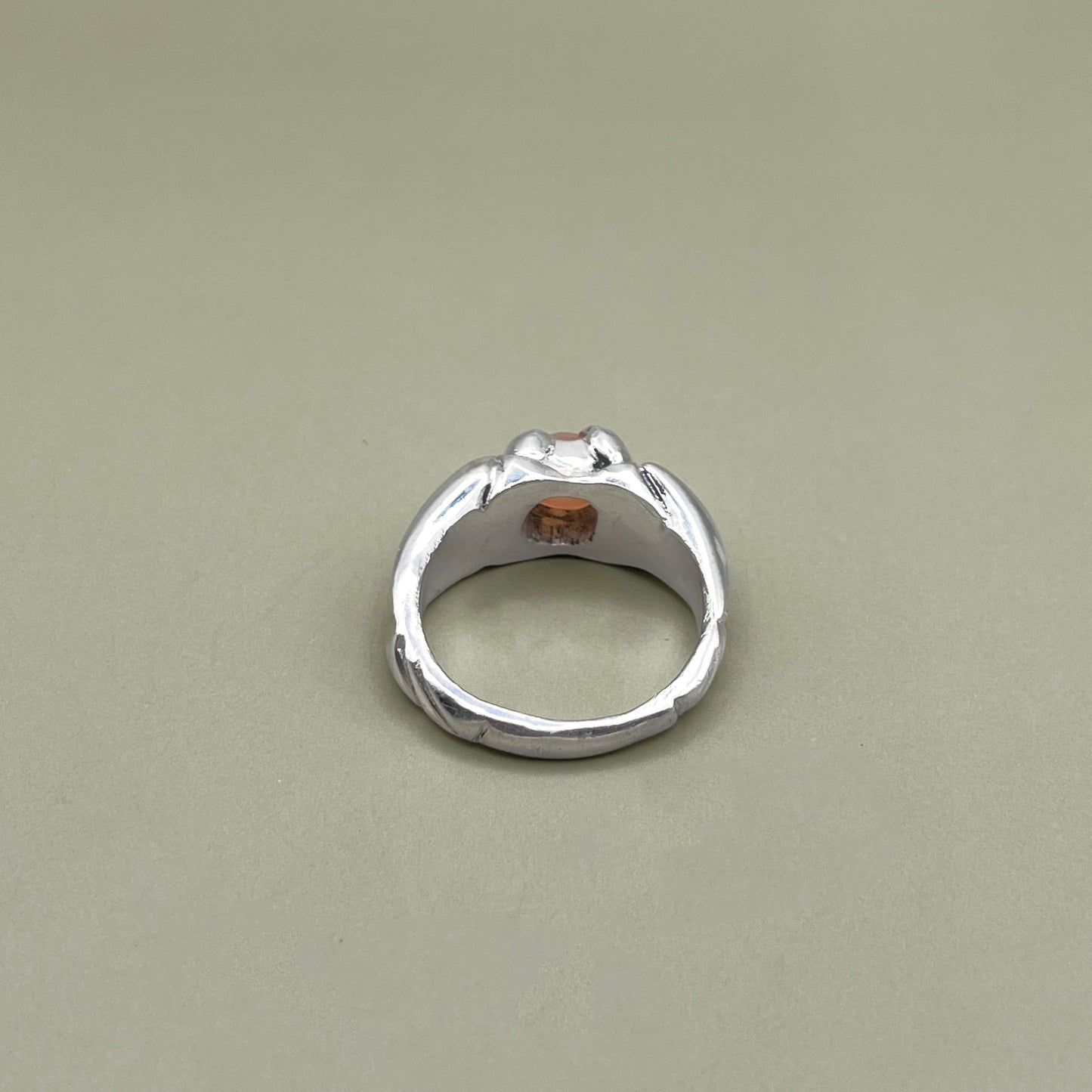 The Costal Shell Ring - Peach Moonstone